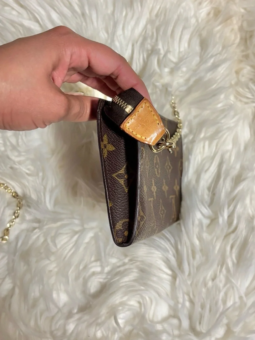 ✨🤎 Louis Vuitton 🤎✨ Pochette Monogram Canvas w/Chain Strap +FREE INSERT - Picture 6 of 8